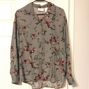 Liz Claiborne Floral Grey Button Up Medium